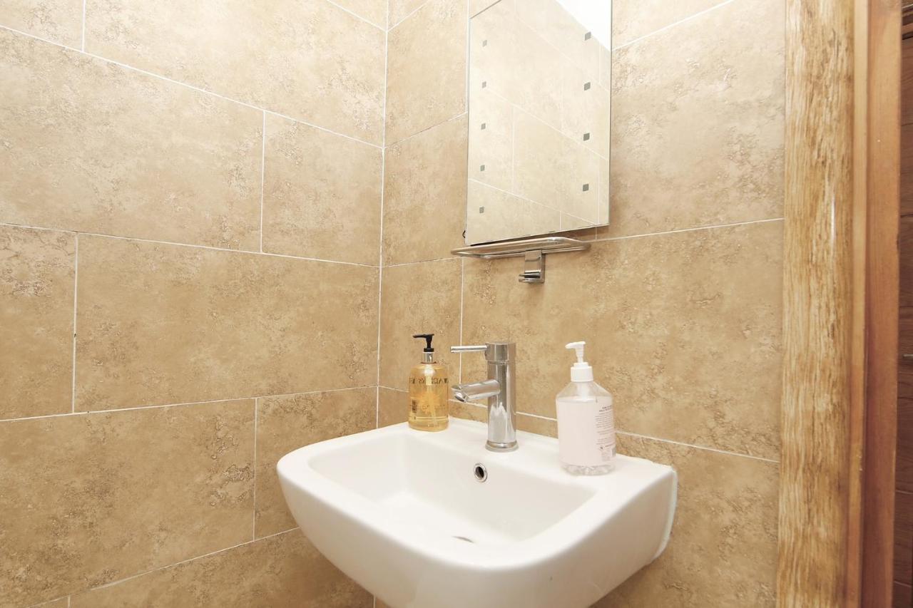 Hotel Edgware Hub Londyn Zewnętrze zdjęcie